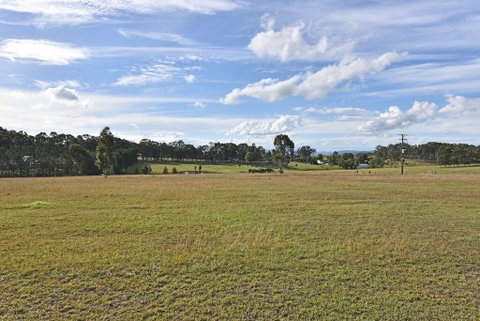 Noble Willow Studio Lovedale. Spacious, With Views And Pool - Broome Tourism 1