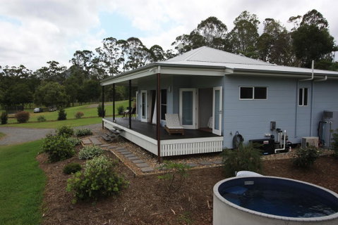 Noosa Hinterland Country Cottage 'Tru-Blu' - Broome Tourism 2