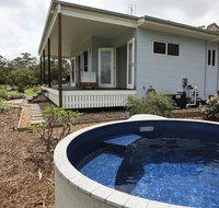 Noosa Hinterland Country Cottage 'Tru-Blu' - Broome Tourism