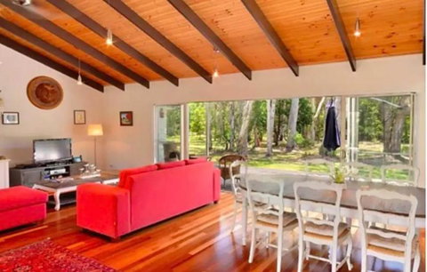 Noosa Lake House - Broome Tourism 0