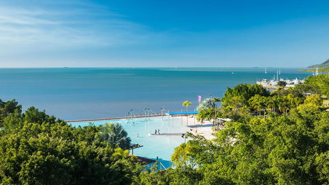 Oaks Cairns Hotel - Broome Tourism 1