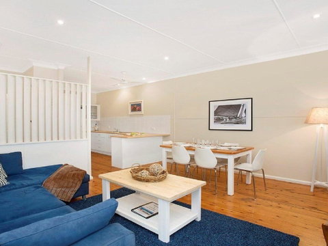 Ocean Blue Apartment One - Oceanfront Apartment - Broome Tourism 1
