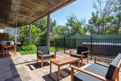 Ocean Breeze Retreat - With Spa And Space - Broome Tourism 3