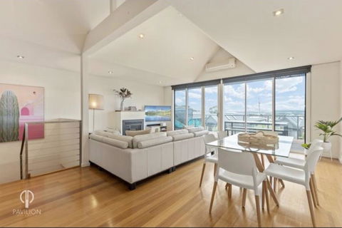 Ocean Grove House With Fantastic Ocean Views - Broome Tourism 3