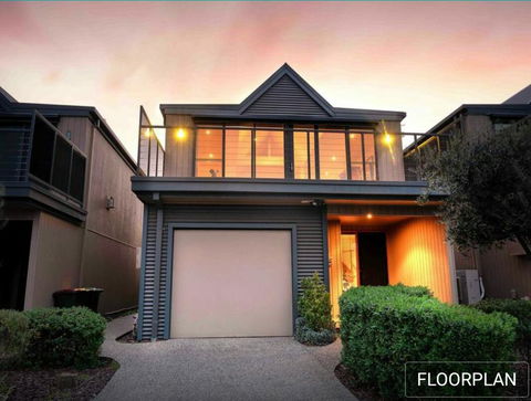Ocean Grove House With Fantastic Ocean Views - Broome Tourism 0