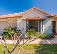 Oceania Cottage - LJHooker Yamba - Broome Tourism