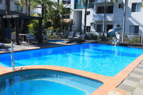 Oceanside Hawks Nest - Broome Tourism 0