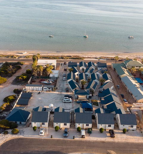 Oceanside Village - Broome Tourism 3