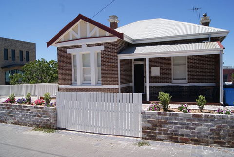 Old Sergeants Quarters - Broome Tourism 0