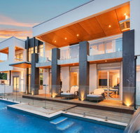 Opulent Oasis - Luxurious Old Dunsborough with Pool and Ocean Views