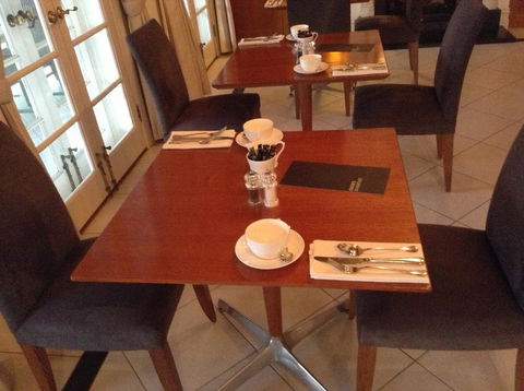 Oscars Waterfront Boutique Hotel - Broome Tourism 1