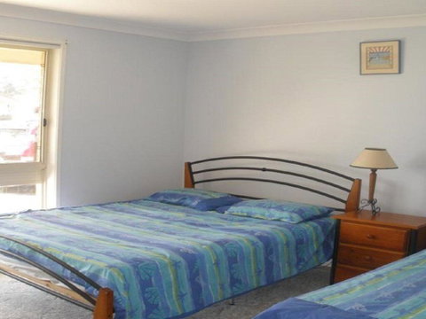Ourimbah - Across From The Local Rock Pools - Broome Tourism 2