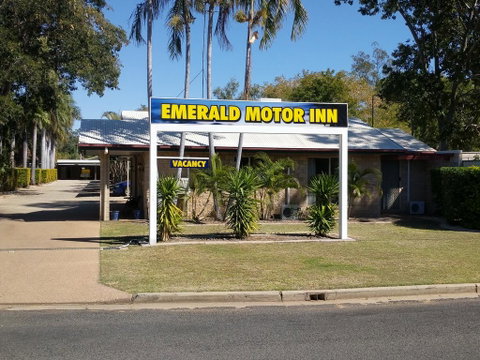 Overflow Emerald Motor Inn - Broome Tourism 0