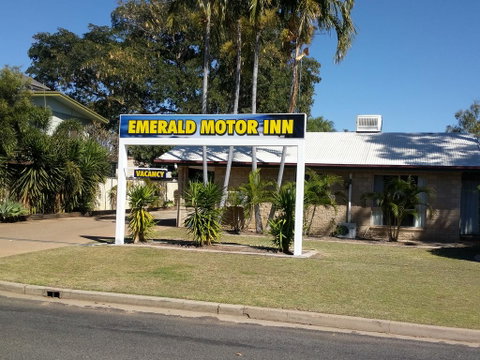Overflow Emerald Motor Inn - Broome Tourism 1