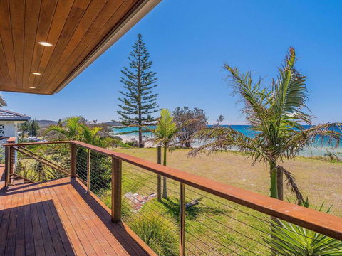 Pacifica 1 - On The Beach At Brooms Head - Broome Tourism 0