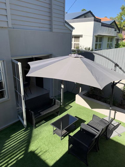 Park Avenue Hideaway For 4 Auchenflower Brisbane - Broome Tourism 2