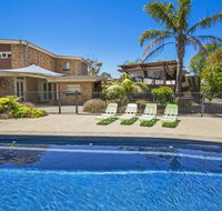 Paw Up Luxury Villa in Rye - Broome Tourism