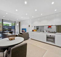 Peaceful Water-side Retreat With Huge Courtyard. - Broome Tourism