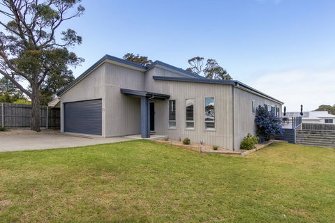 Pelican House - Broome Tourism 0