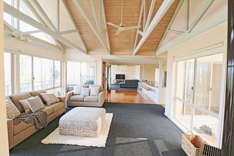 Pelican Lake Holiday House - Broome Tourism 0