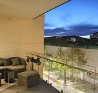 Perfectly Located Modern Apartment - Canberra CBD - Broome Tourism