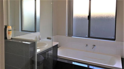 Perth Urban Vacation Home - Close To City & Airport - Broome Tourism 1
