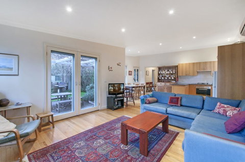 Plovers Rest - Central 3 Bedroom Cottage With Small Orchard - Broome Tourism 0