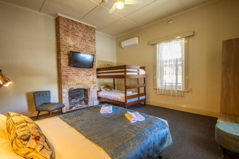 Pretoria Hotel - Broome Tourism 2