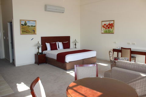 Quality Hotel Regent Rockhampton - Broome Tourism 1