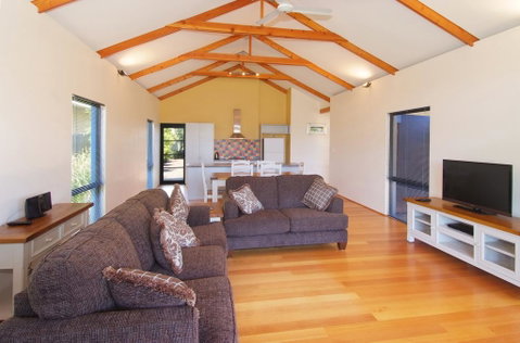Quiet Cottage - Broome Tourism 2