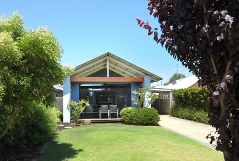 Quiet Cottage - Broome Tourism 0
