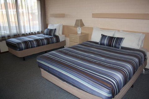Raglan Motor Inn - Broome Tourism 2