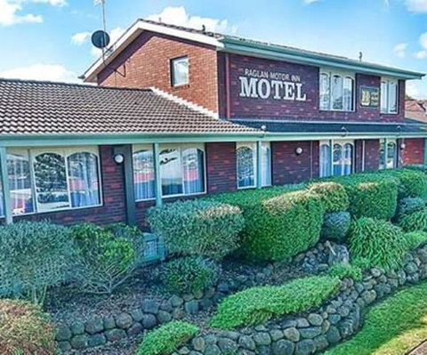 Raglan Motor Inn - Broome Tourism 0