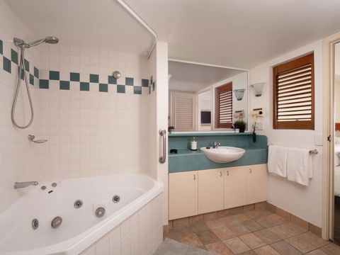 Ramada Golden Beach Unit 506 - Broome Tourism 3