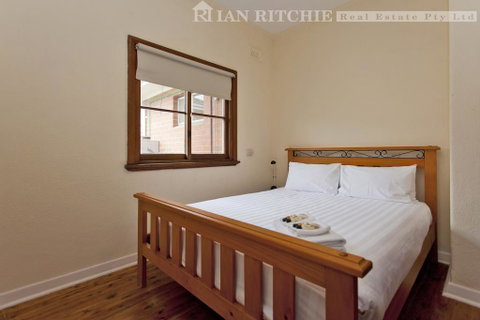 Red Brick Beauty - Central Cottage - Broome Tourism 2