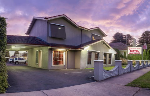 Redwood Manor Motel Apartments - Broome Tourism 0
