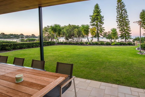 Regency Beach Club - Broome Tourism 2