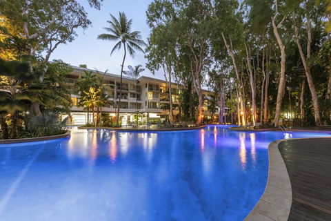Relax In Palm Cove - Broome Tourism 2