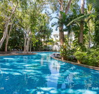 Relax in Palm Cove - Broome Tourism