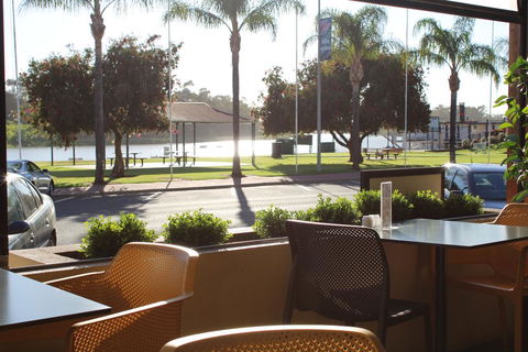Renmark Hotel Motel - Broome Tourism 3