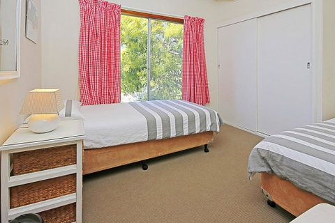 REST ASHORE At MOLLYMOOK - Broome Tourism 3