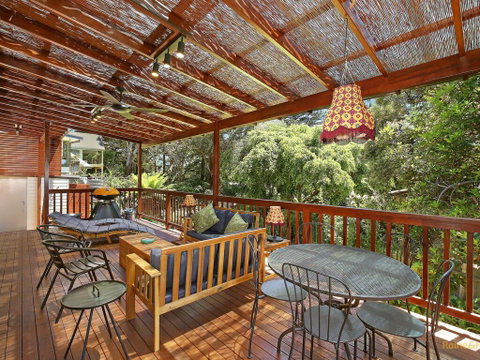 Retro Vibes - 18 Norahview Street, Bateau Bay - Broome Tourism 2