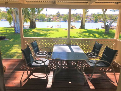 Riverfront Getaway - Mannum - Broome Tourism 1