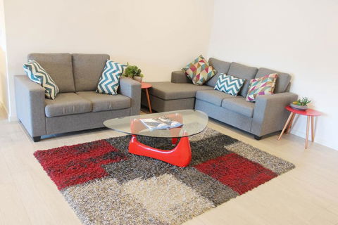 Riverside Apartment Next To Sydney Olympic Park - Broome Tourism 1