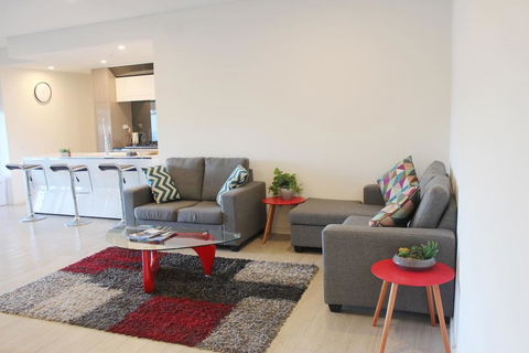 Riverside Apartment Next To Sydney Olympic Park - Broome Tourism 2