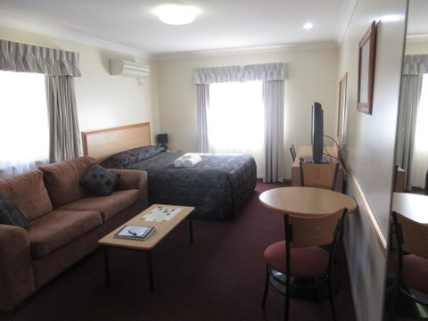 Riviera Executive Suites - Broome Tourism 1