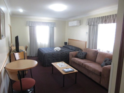 Riviera Executive Suites - Broome Tourism 2