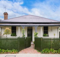 Roalies Farm House - Broome Tourism
