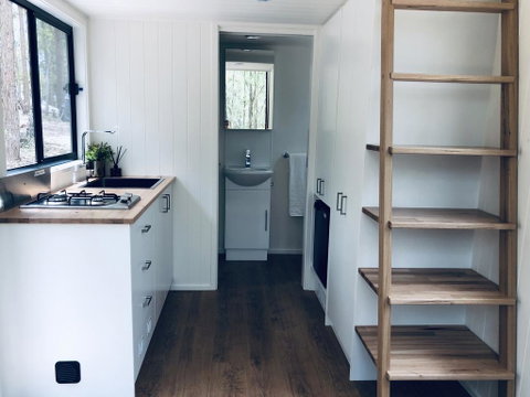 Robinson Crusoe Tiny House - Broome Tourism 1