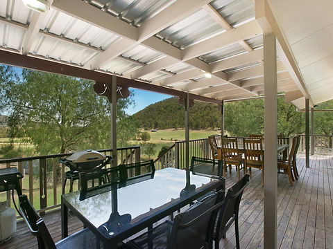 Rosa Estate In Broke - Two 3br House In Walking Distance To Cellar Doors - Broome Tourism 0